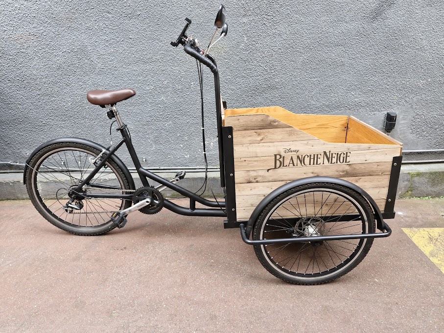 Opération Disney : 1 Triporteur Pedro pour le Film Blanche Neige