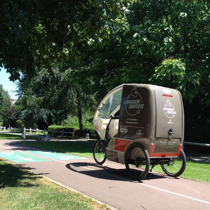 Service de Livraison Gratuite à Domicile par Triporteur Cargo pour Westfield Parly 2