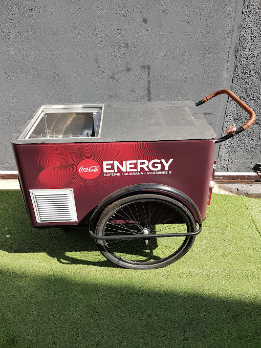 Location de 2 chariots rétros réfrigérés pour Coca Energy