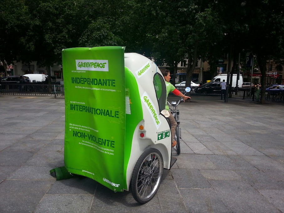 Greenpeace et le Vélo-taxi Fenix -Juillet 2013