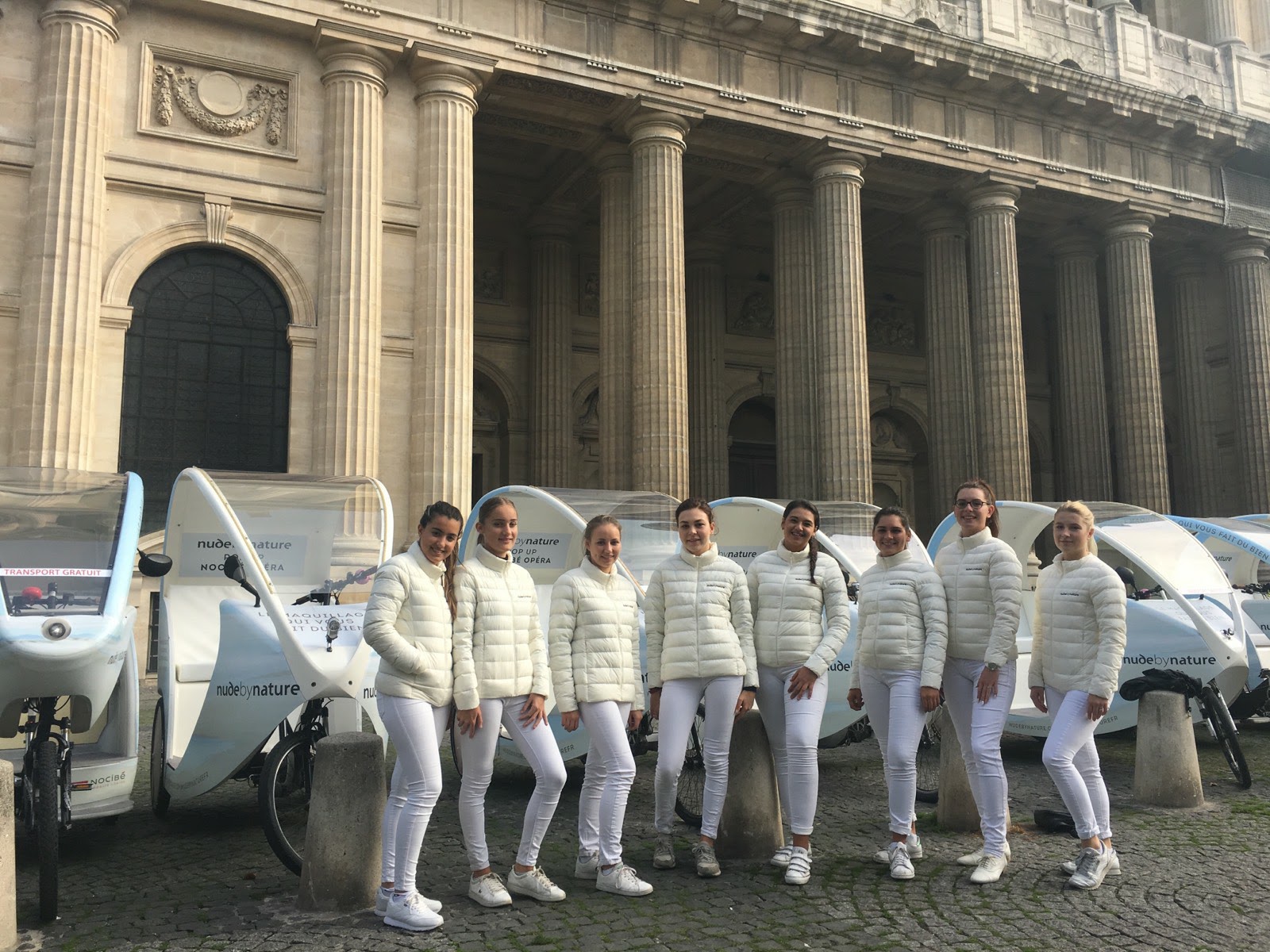 Nude By Nature location de 6 vélos taxis Egg