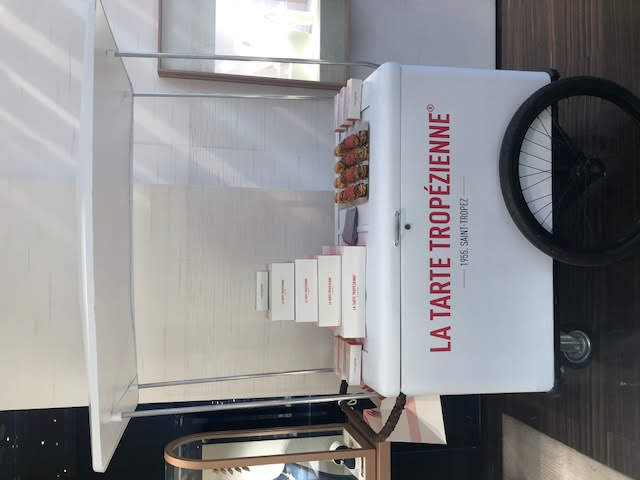 Location triporteur comptoir de Joaillier Fred pour son partenariat avec la Tarte Tropézienne