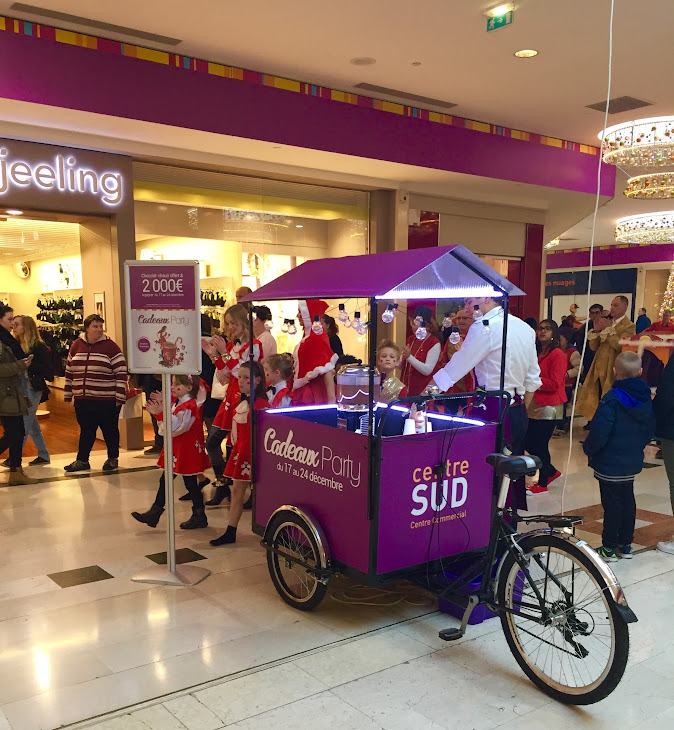 Location Triporteur 510 KV avec Tonnelle au Centre Commercial Centre Sud